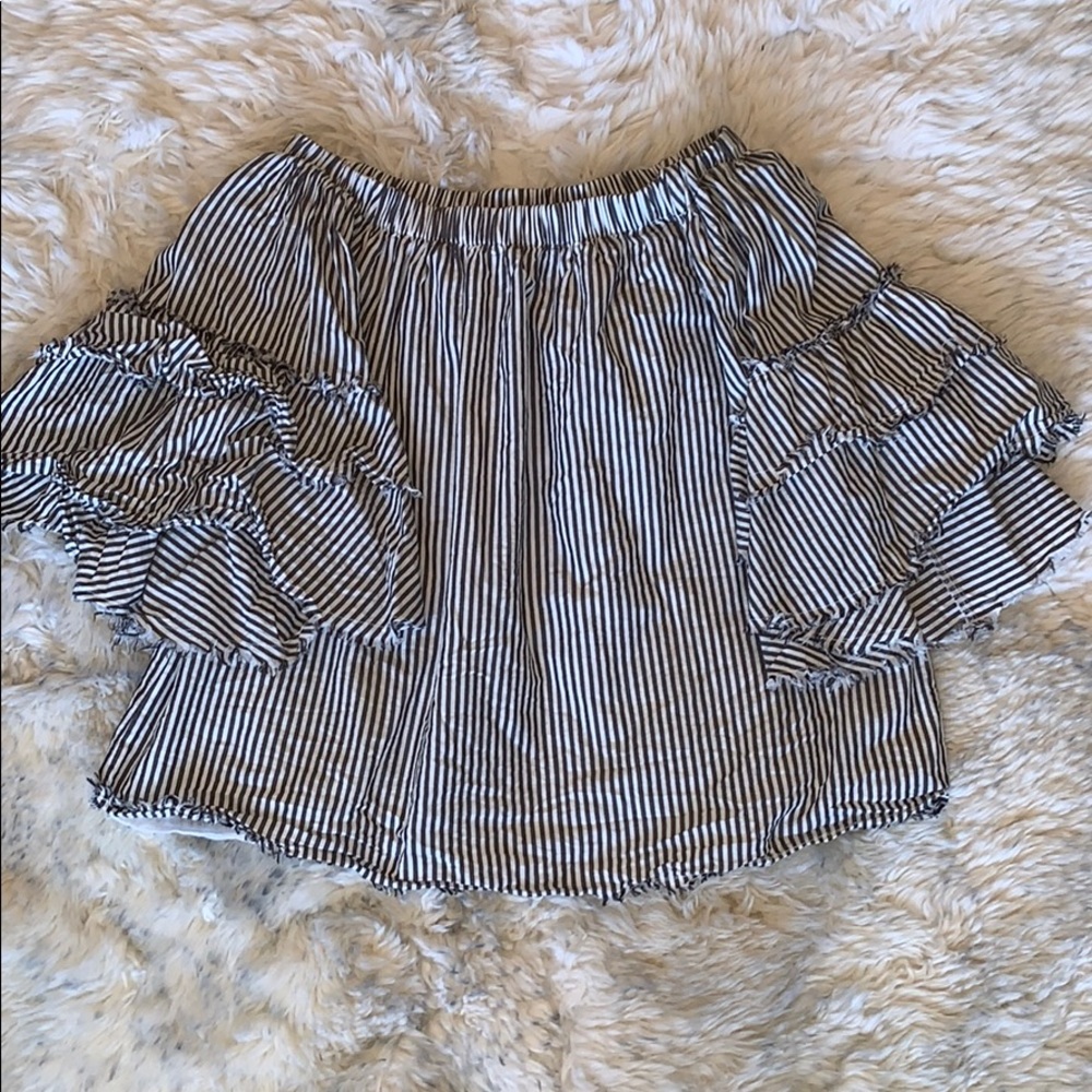 Versatile Striped Top - Picture 3 of 5